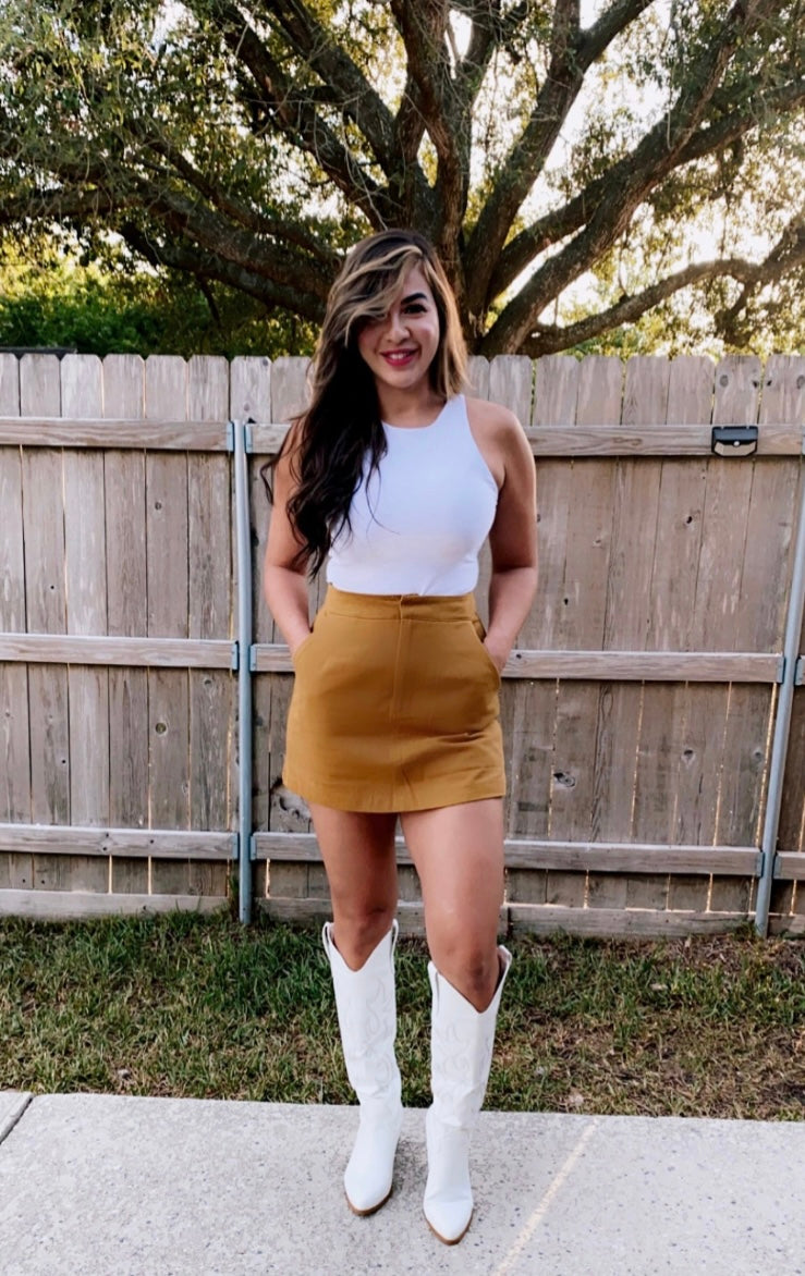 Lola Skort in Camel